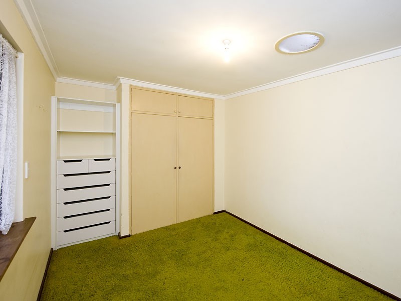 3 Chalfont Way, Swan View WA 6056