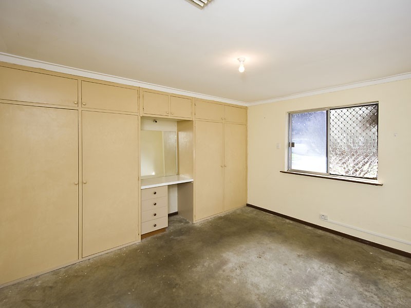 3 Chalfont Way, Swan View WA 6056