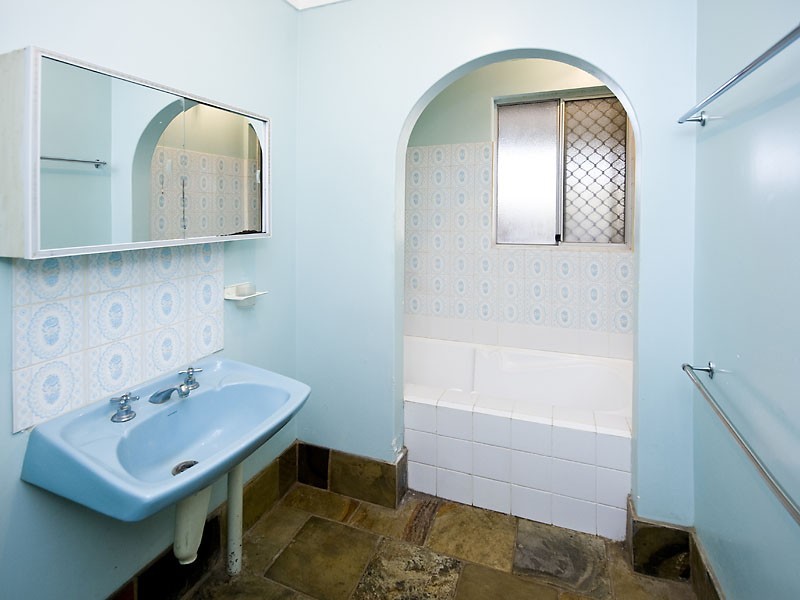 3 Chalfont Way, Swan View WA 6056