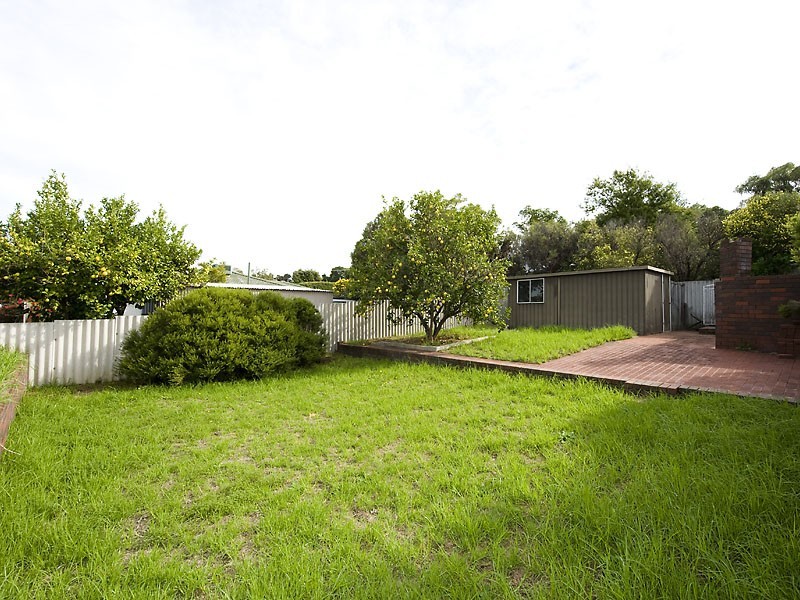 3 Chalfont Way, Swan View WA 6056