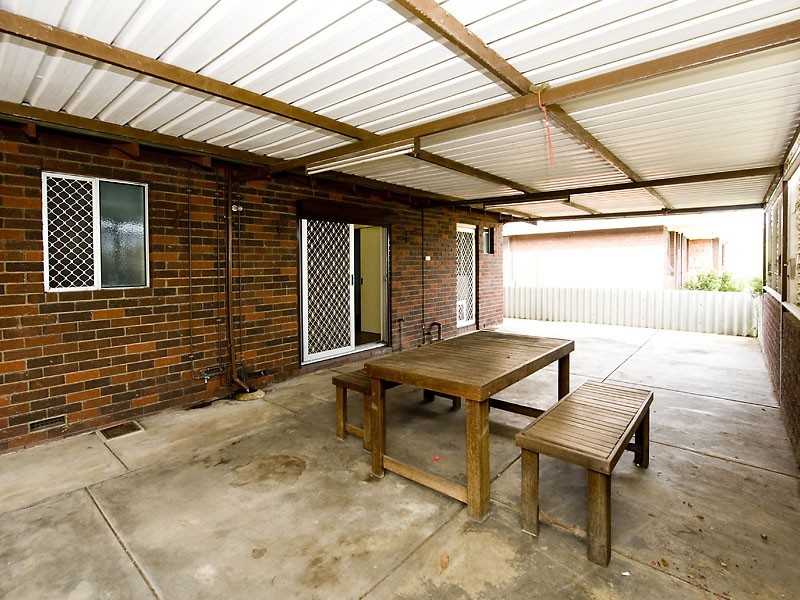 3 Chalfont Way, Swan View WA 6056
