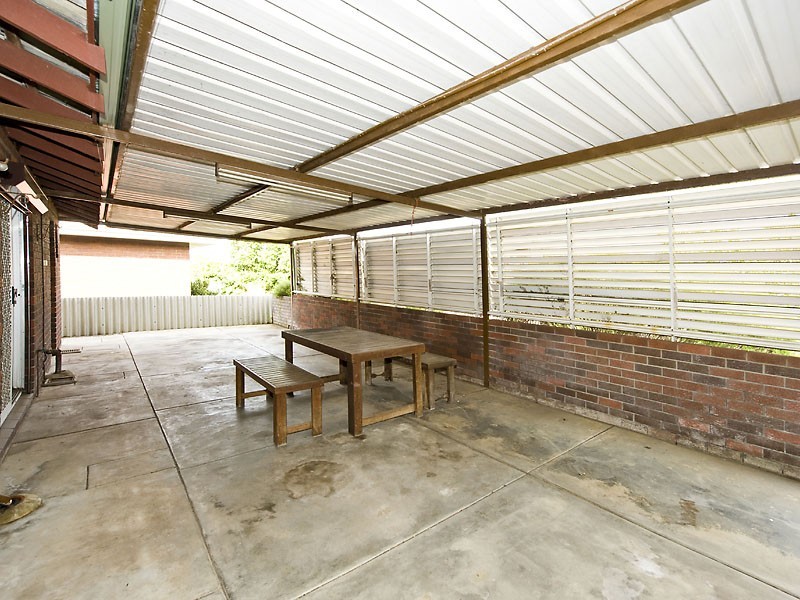 3 Chalfont Way, Swan View WA 6056