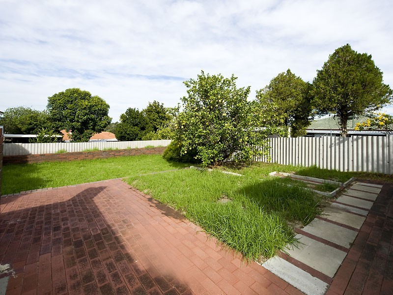 3 Chalfont Way, Swan View WA 6056