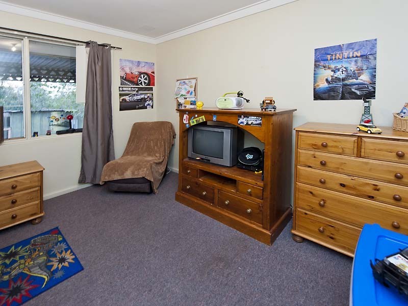 33 Cara Road, Greenmount WA 6056