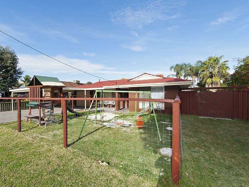 28 Juniper Way, Forrestfield WA 6058
