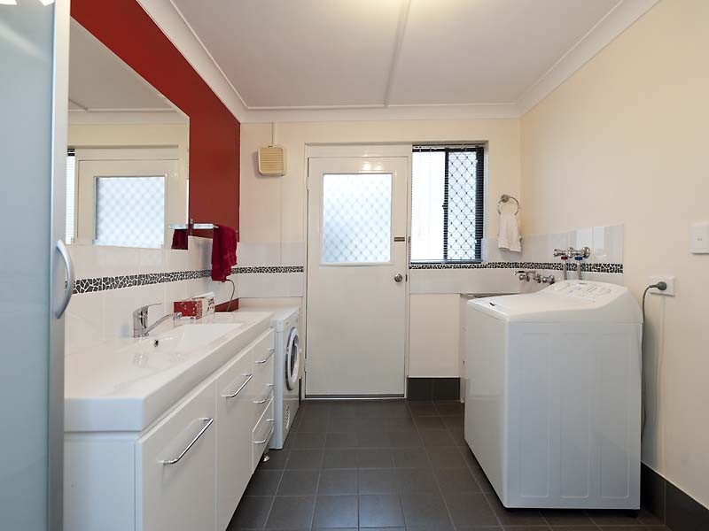 1/130 Crawford Road, Maylands WA 6051