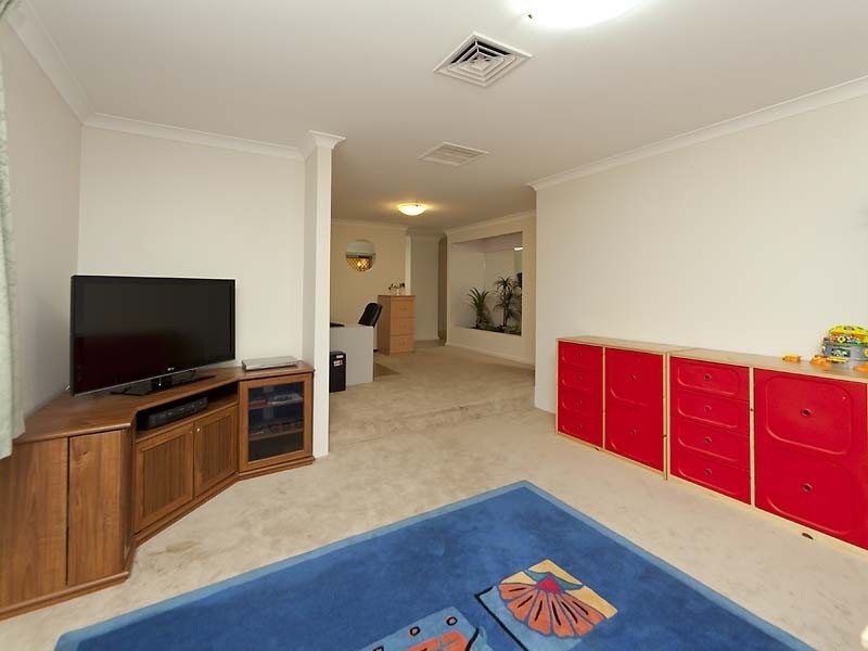 19 The Crescent, Helena Valley WA 6056