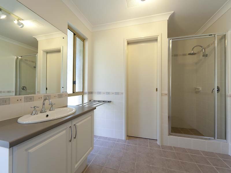 19 The Crescent, Helena Valley WA 6056