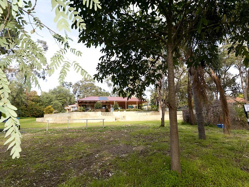 19 The Crescent, Helena Valley WA 6056