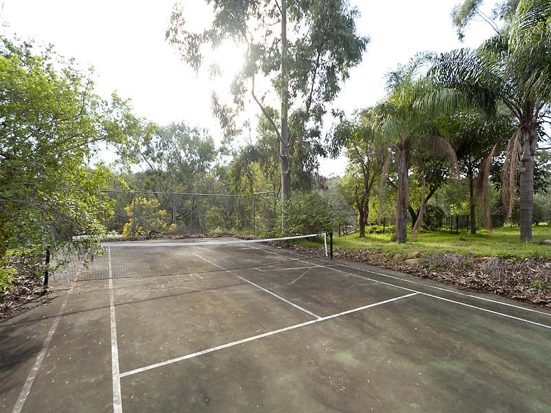 19 The Crescent, Helena Valley WA 6056