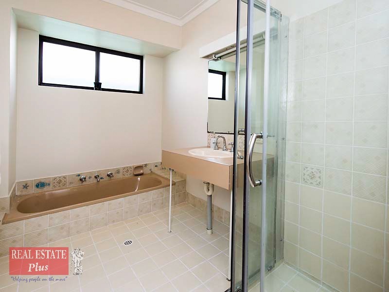 130 Blackadder Road, Swan View WA 6056