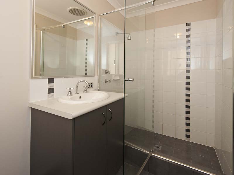1B Hoskin Street, Cloverdale WA 6105