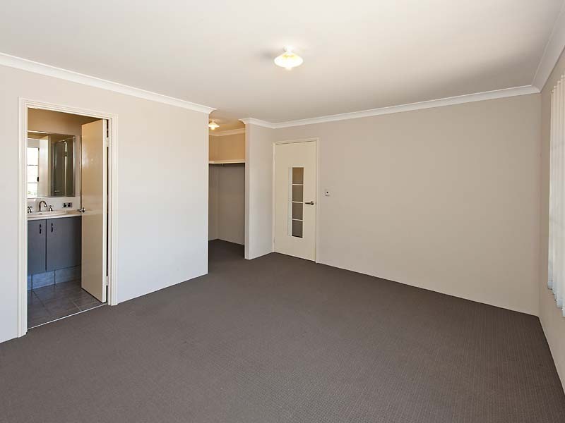 1B Hoskin Street, Cloverdale WA 6105