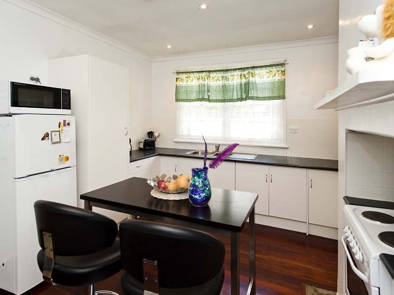 6 Manson Road, Swan View WA 6056