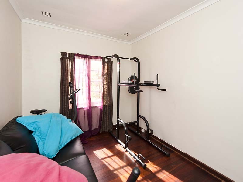 6 Manson Road, Swan View WA 6056