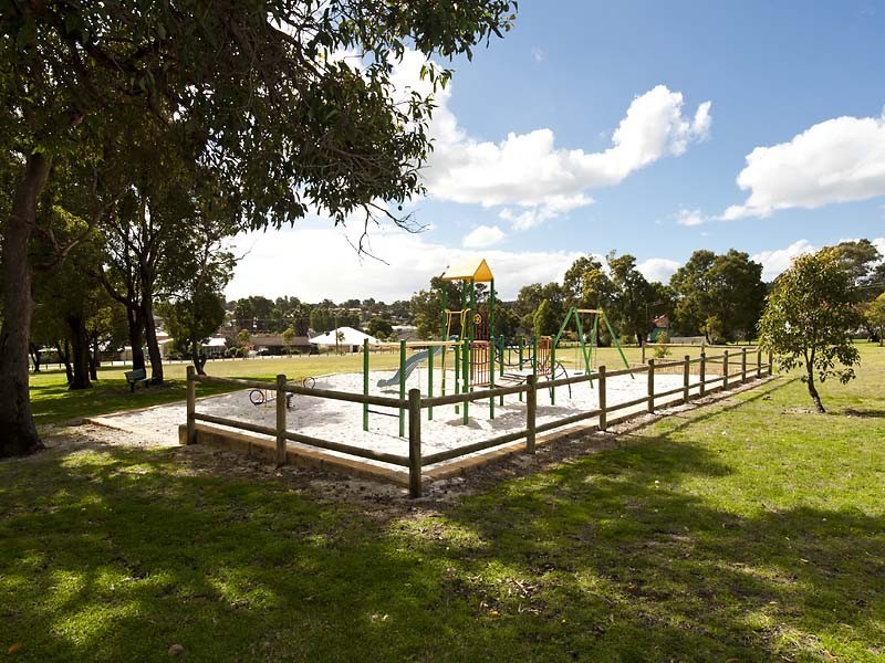 6 Manson Road, Swan View WA 6056