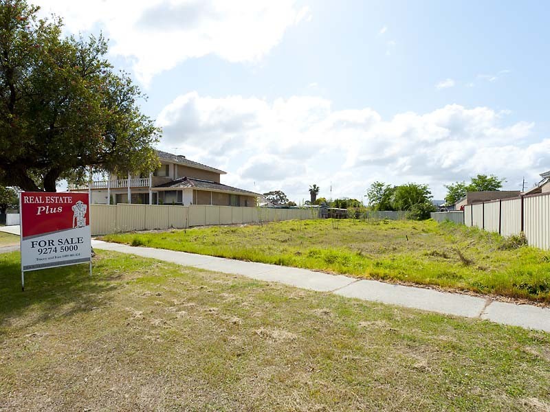 2 Wroxton Street, Midland WA 6056