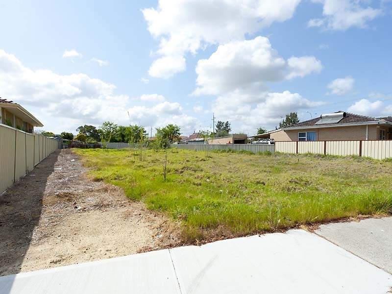 2 Wroxton Street, Midland WA 6056