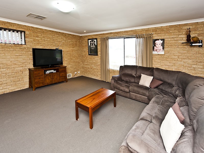 31 Vanessa Way, Swan View WA 6056