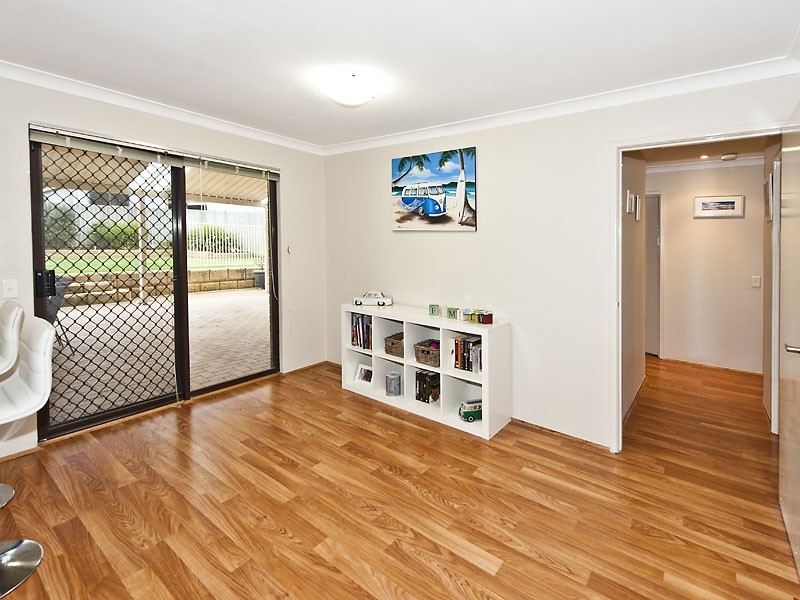 31 Vanessa Way, Swan View WA 6056