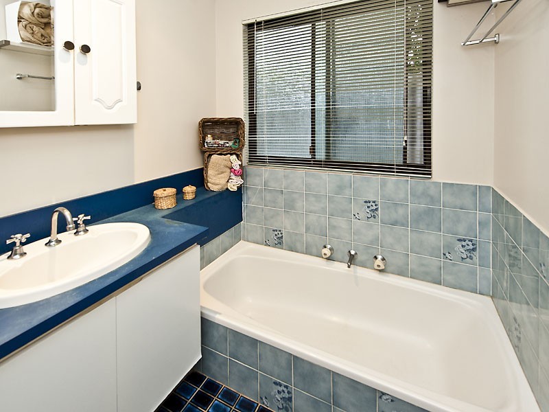 31 Vanessa Way, Swan View WA 6056