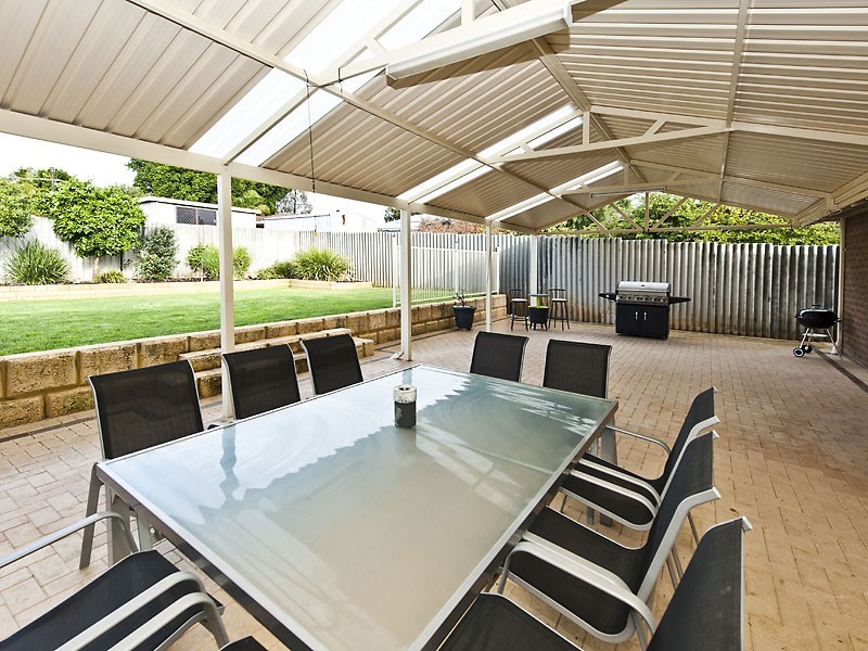 31 Vanessa Way, Swan View WA 6056