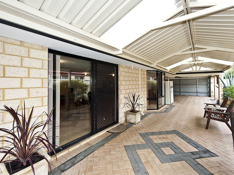 27 Bildjar Close, South Guildford WA 6055