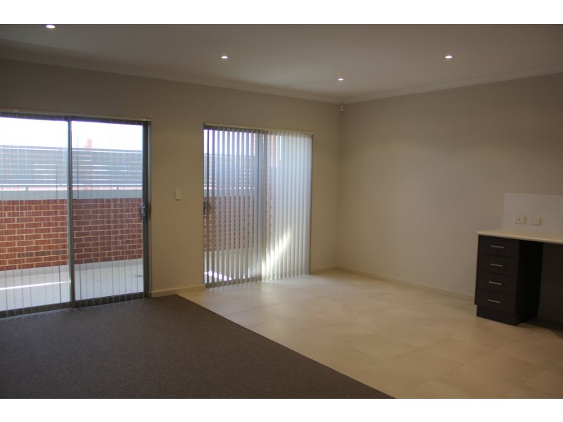 Unit 2, 6 Sampson Close, Midland WA 6056