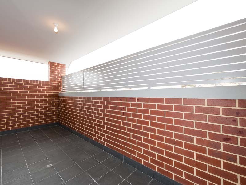 Unit 4, 6 Sampson Close, Midland WA 6056