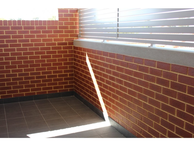 Unit 9, 6 Sampson Close, Midland WA 6056