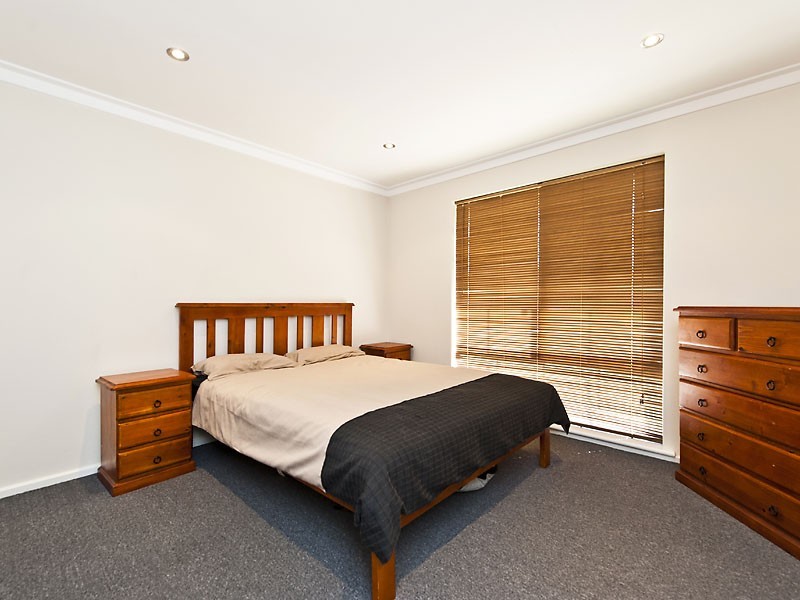 4 Vanessa Way, Swan View WA 6056