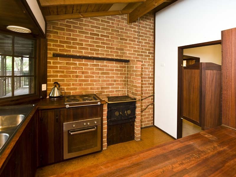 18 Highview Road, Greenmount WA 6056