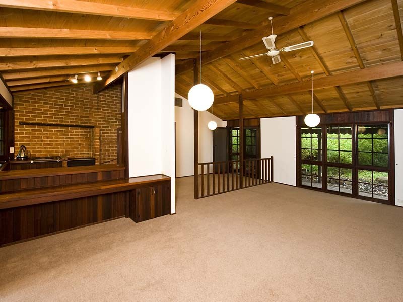 18 Highview Road, Greenmount WA 6056