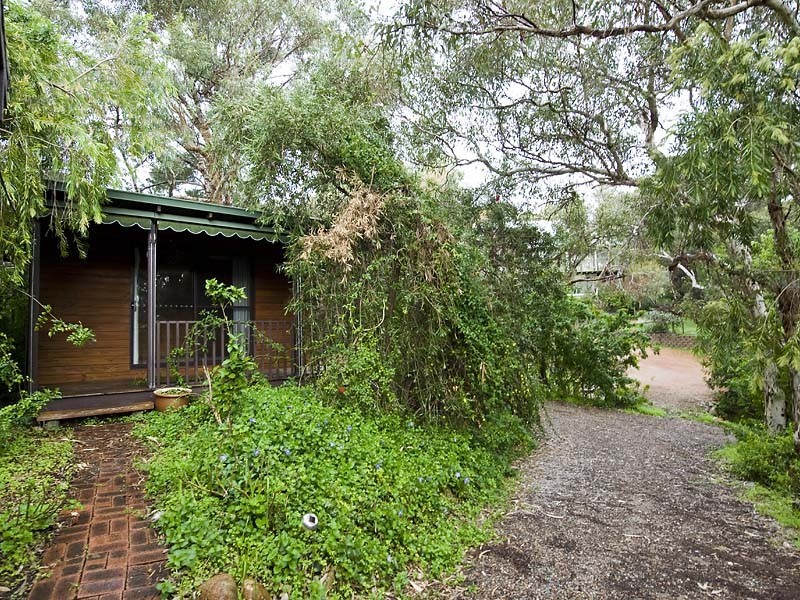 18 Highview Road, Greenmount WA 6056