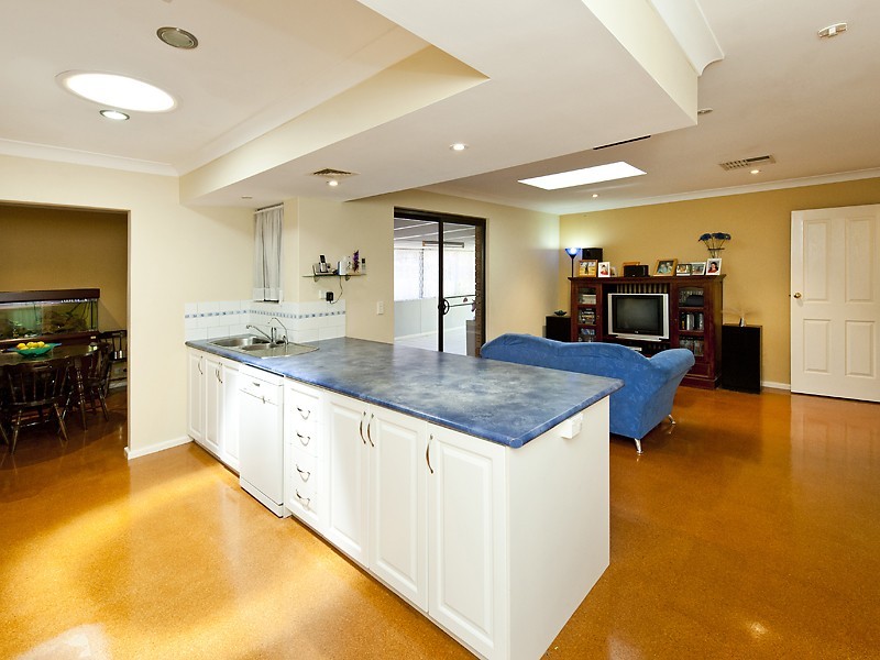 89 Queens Road, South Guildford WA 6055