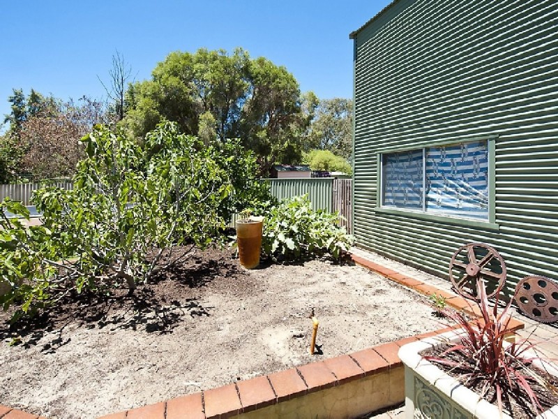 89 Queens Road, South Guildford WA 6055