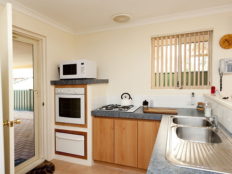 131 Salisbury Road, Swan View WA 6056