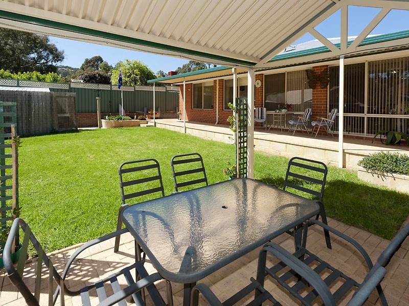 131 Salisbury Road, Swan View WA 6056