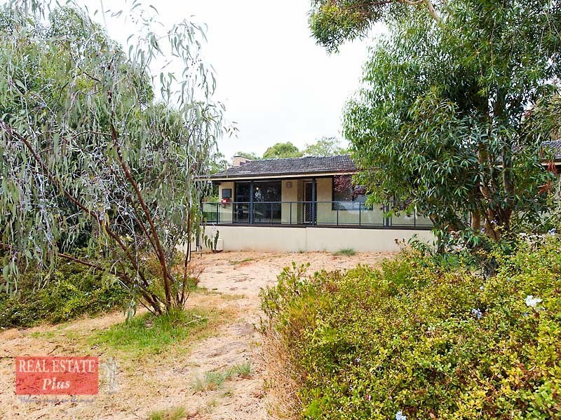 2 Hamilton Terrace, Greenmount WA 6056