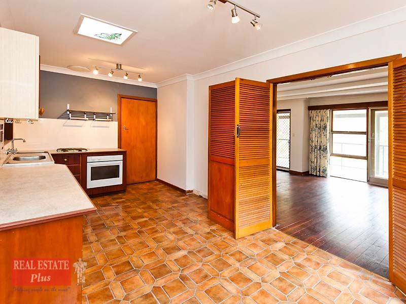 2 Hamilton Terrace, Greenmount WA 6056