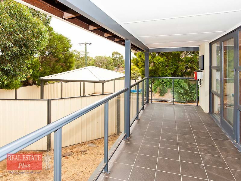 2 Hamilton Terrace, Greenmount WA 6056