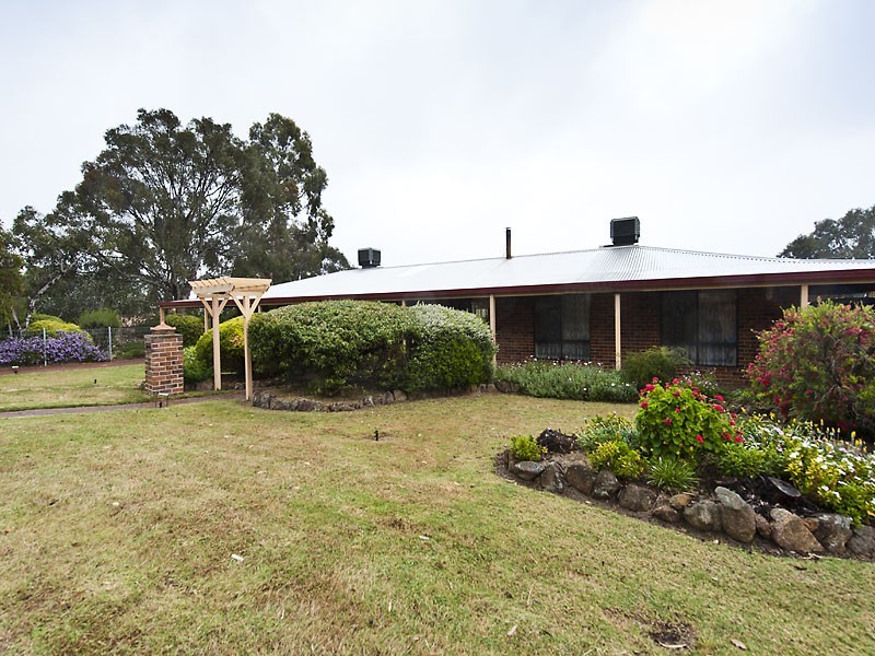 37 Gallipoli Drive, Greenmount WA 6056