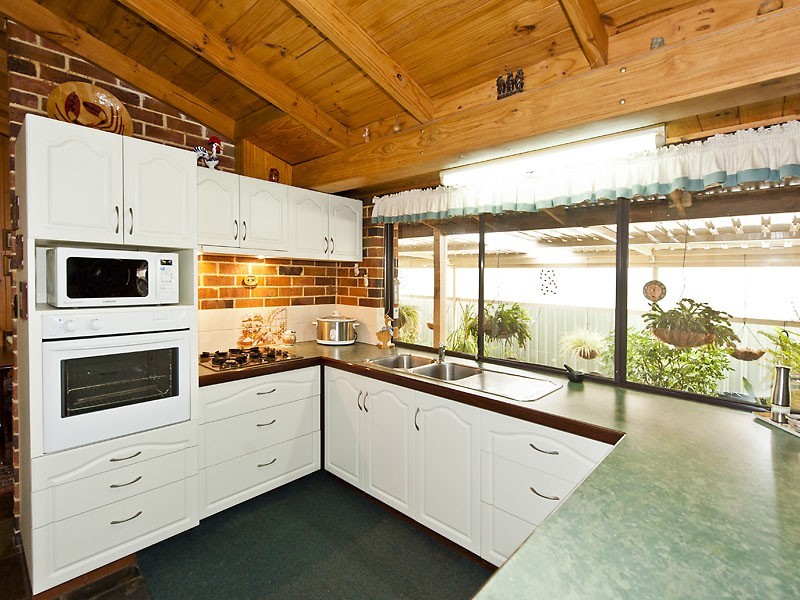 37 Gallipoli Drive, Greenmount WA 6056