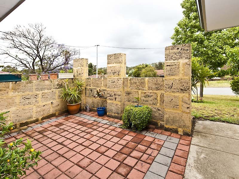 5 Banner Place, Swan View WA 6056