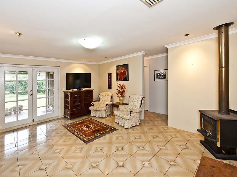 5 Banner Place, Swan View WA 6056