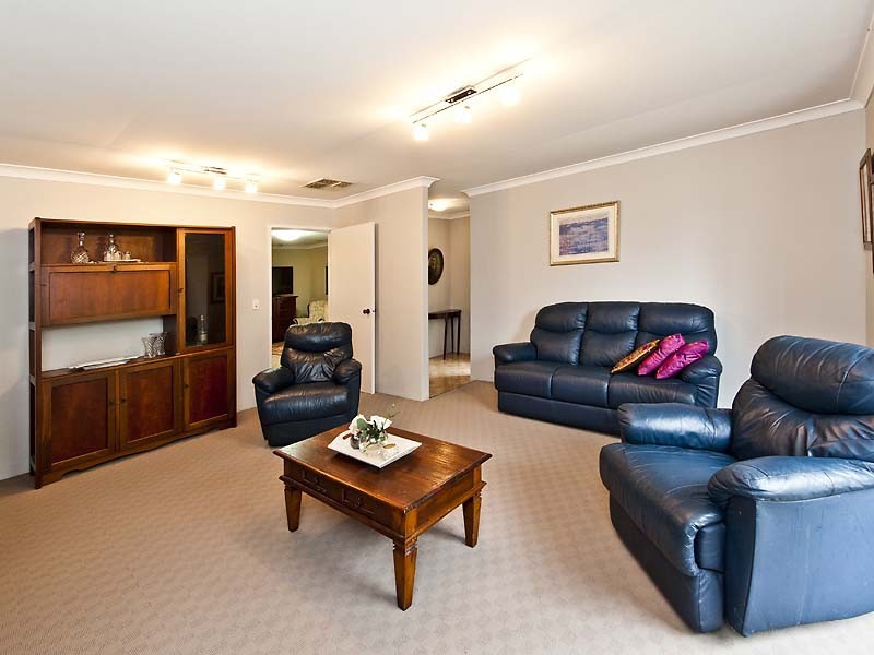 5 Banner Place, Swan View WA 6056