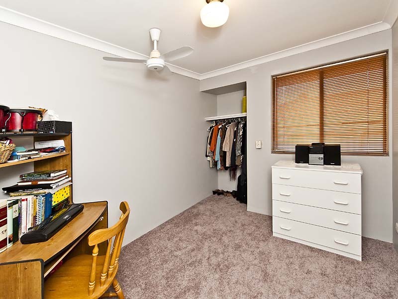 5 Banner Place, Swan View WA 6056