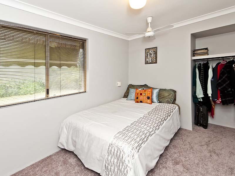 5 Banner Place, Swan View WA 6056