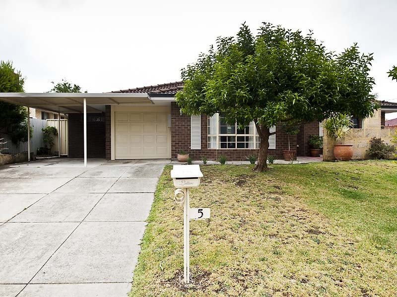 5 Banner Place, Swan View WA 6056