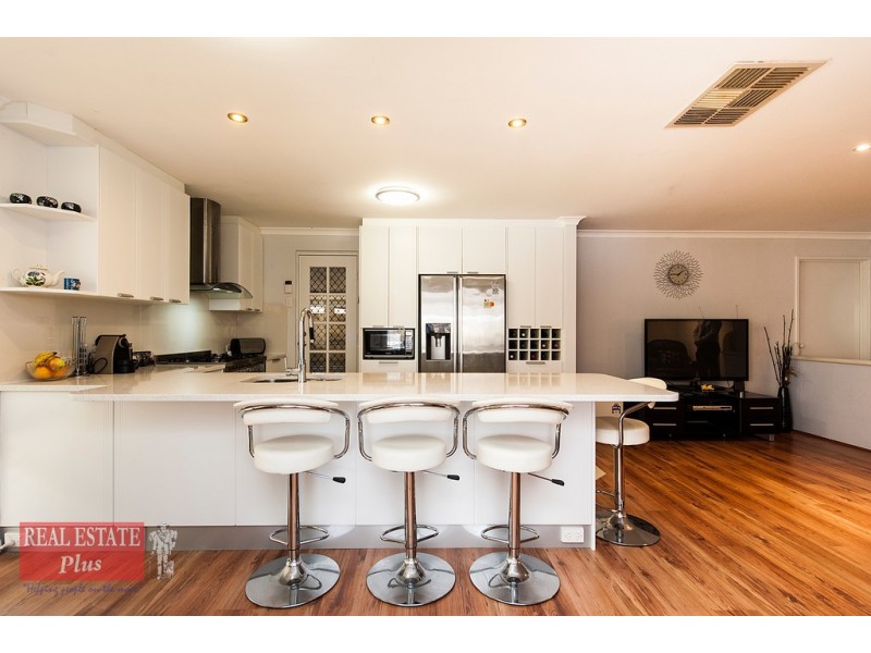 33 Cedar Way, Forrestfield WA 6058